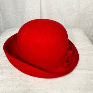 Amanda Smith Vintage Vibrant Red Women's 100% Wool Hat Bow in back Made in Italy